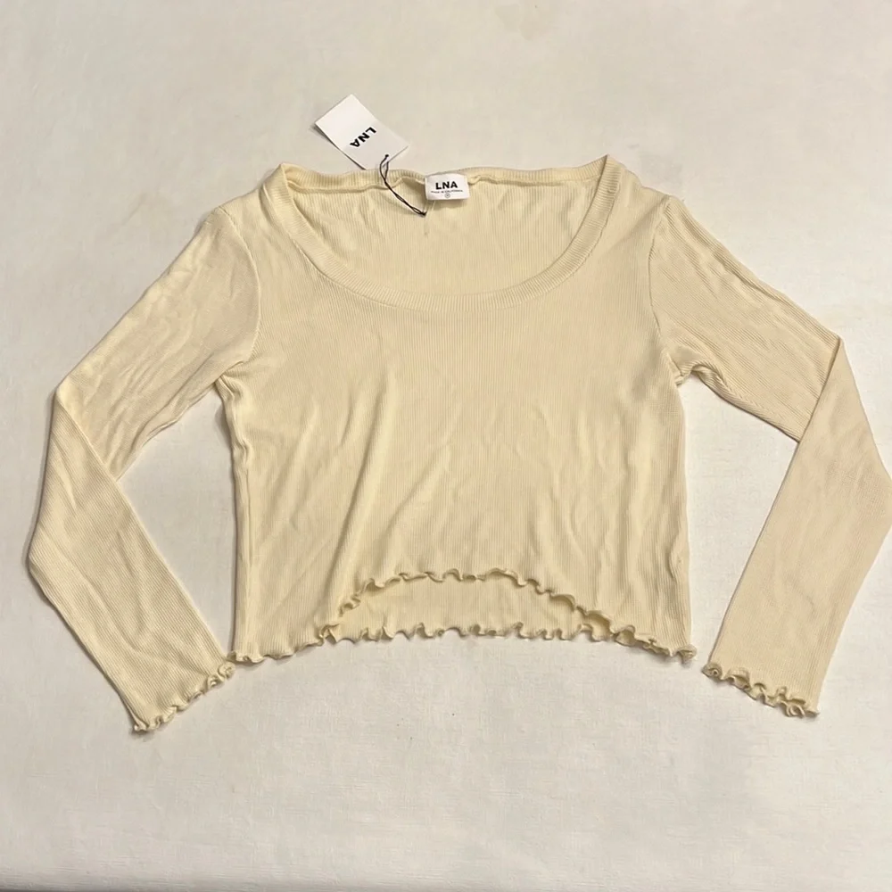 61. NWT LNA | Scoop Thermal Long Sleeve -Cloud - Picture 2 of 5